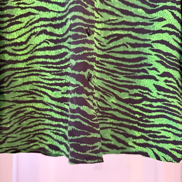 KENZO x H&M Green Tiger Print Silk Ruffle Collar Long Sleeve Button Up Blouse 2 - Picture 9 of 16